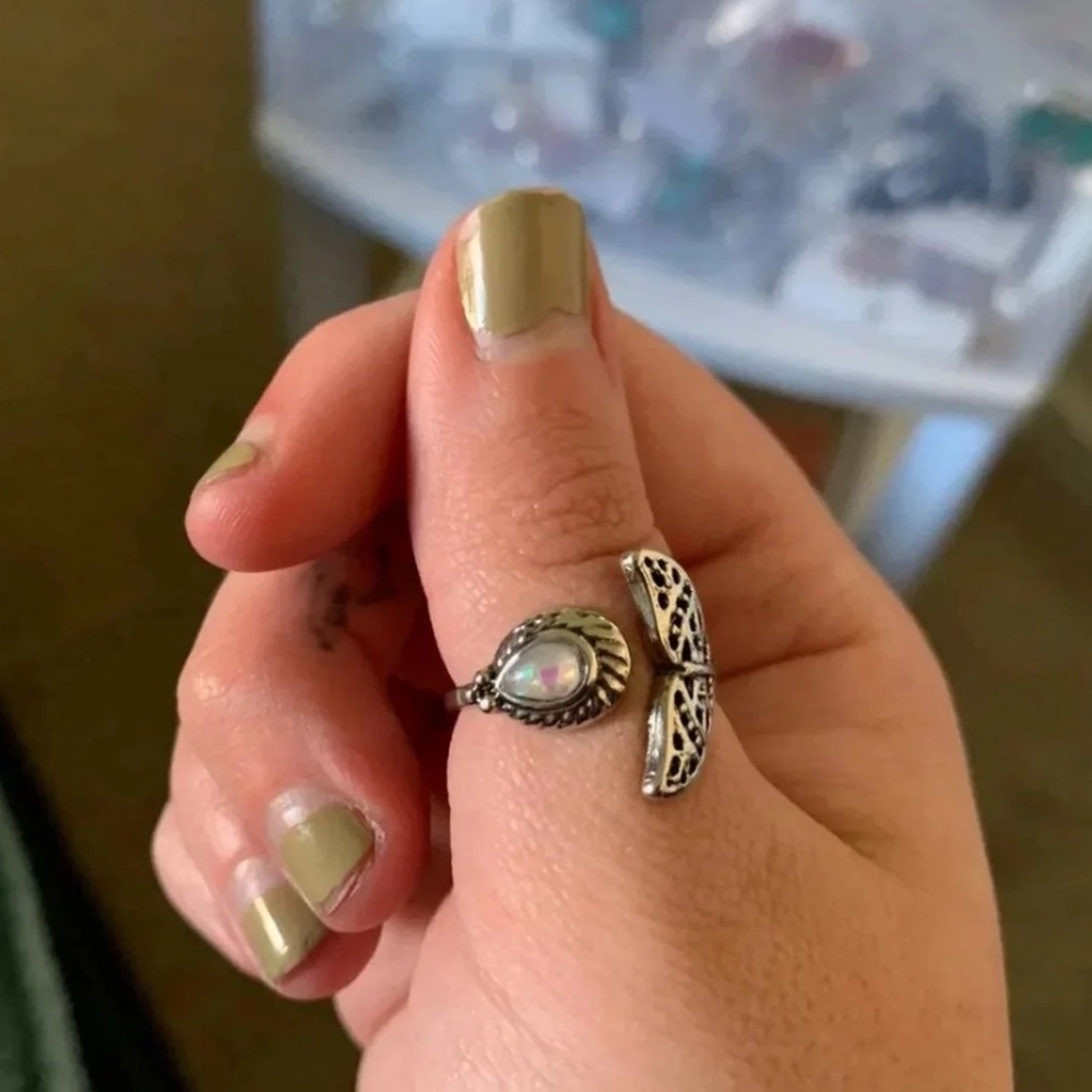 ๐ง๐ปโโ๏ธ Mermaid Opal Nautical Mythical Ring ๐ง๐ปโโ๏ธ - Picture 4 of 5